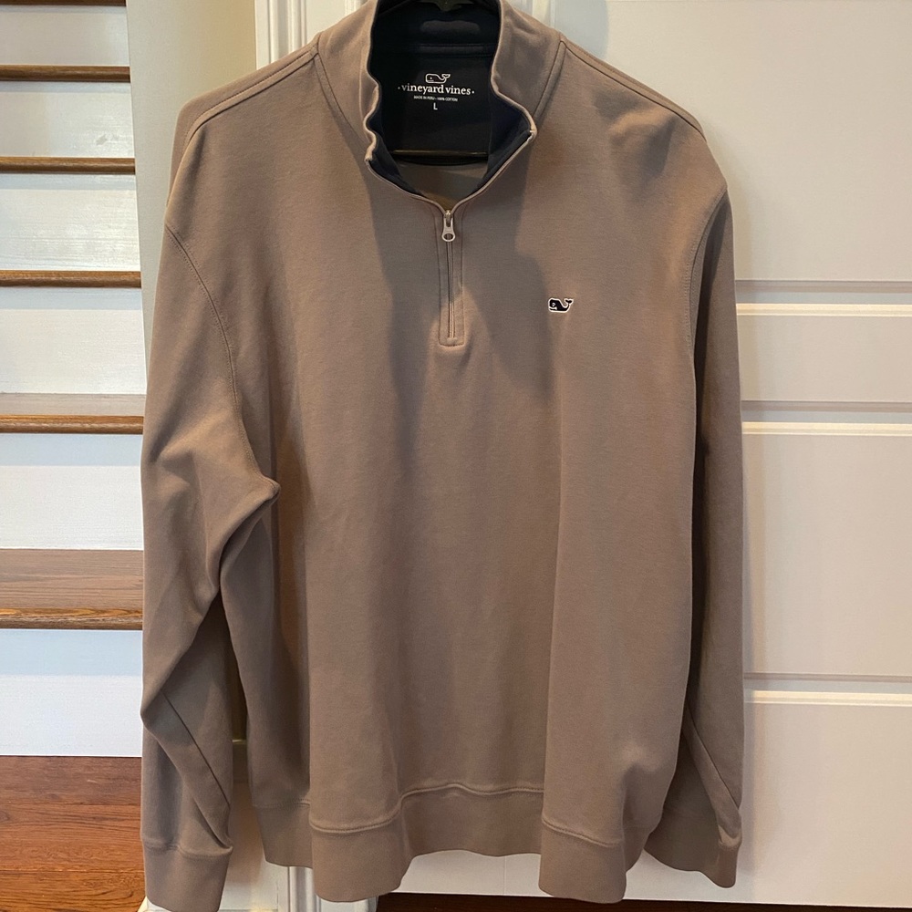 Men’s Vineyard Vines. Size Large